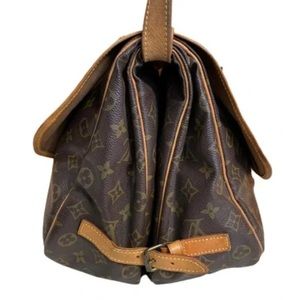 Louis Vuitton, Crossbody bag
